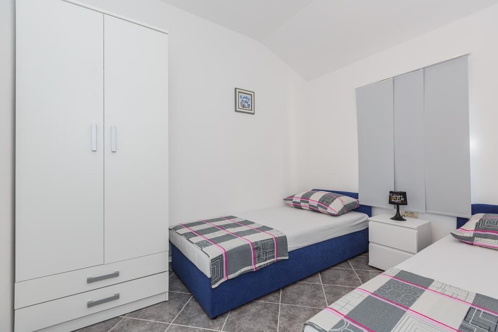 Apartments Viljac トロギール 部屋 写真