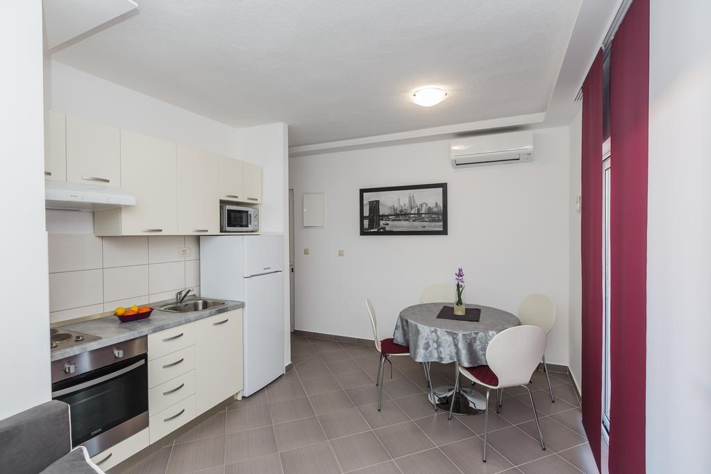 Apartments Viljac トロギール 部屋 写真