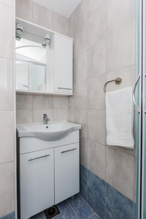Apartments Viljac トロギール 部屋 写真
