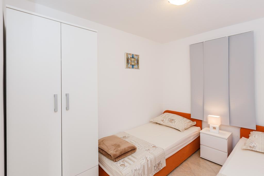 Apartments Viljac トロギール 部屋 写真