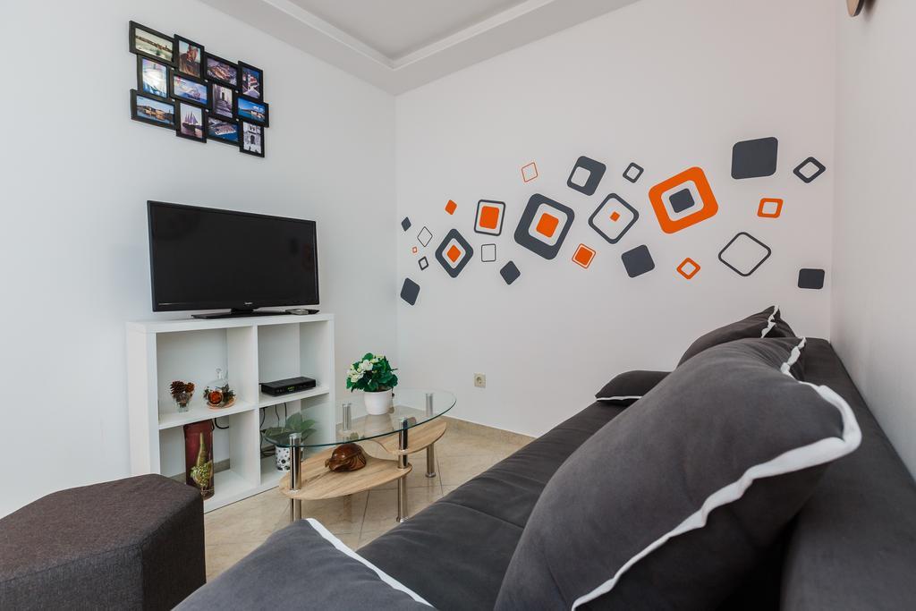 Apartments Viljac トロギール 部屋 写真